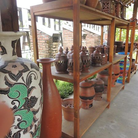 Balkondes Karanganyar Pottery Academy 호텔 마겔랑 외부 사진