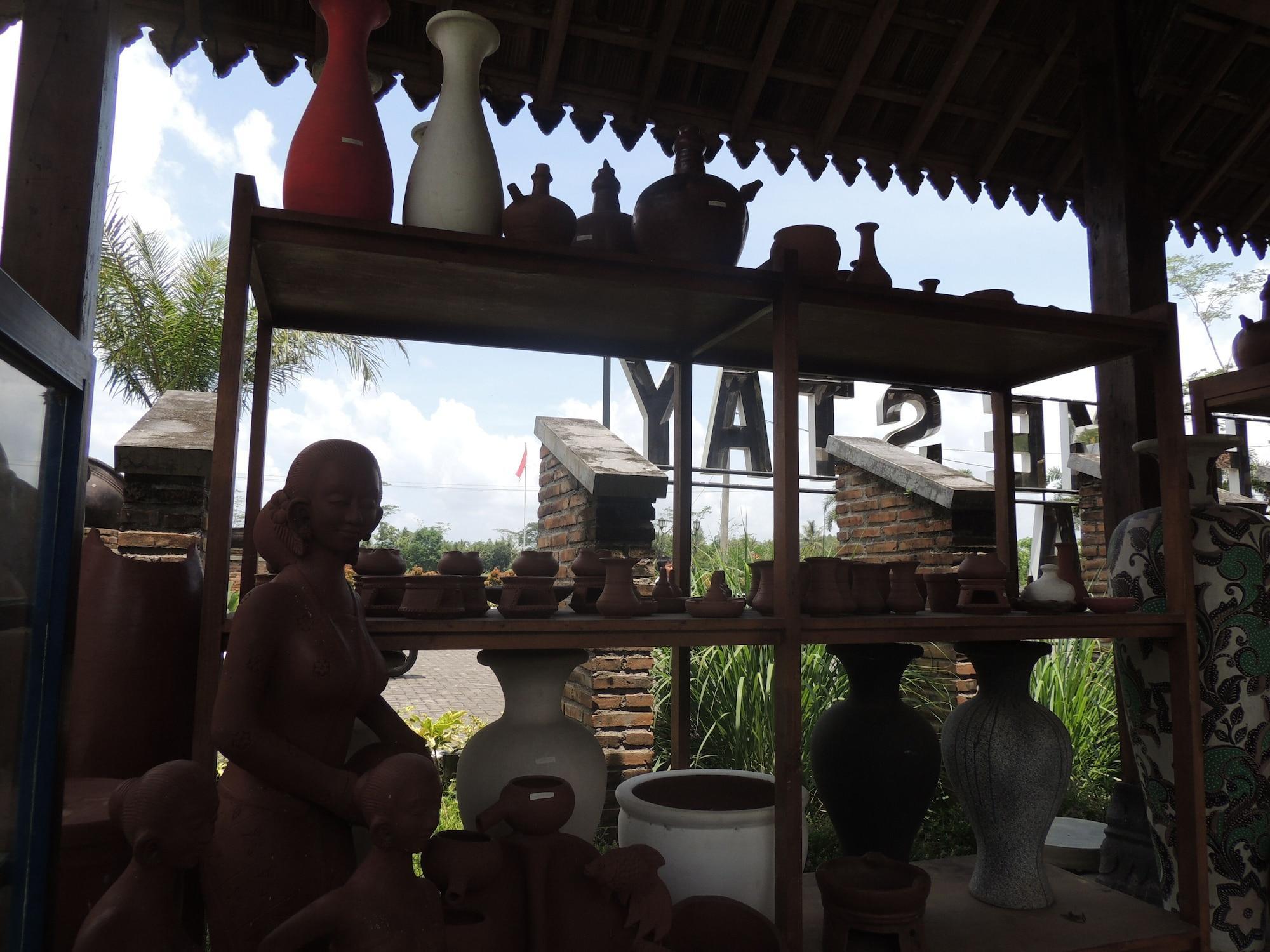 Balkondes Karanganyar Pottery Academy 호텔 마겔랑 외부 사진